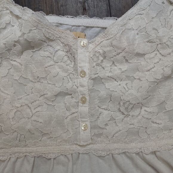 Hollister White Lace Front Tank Size Large - Picture 2 of 3